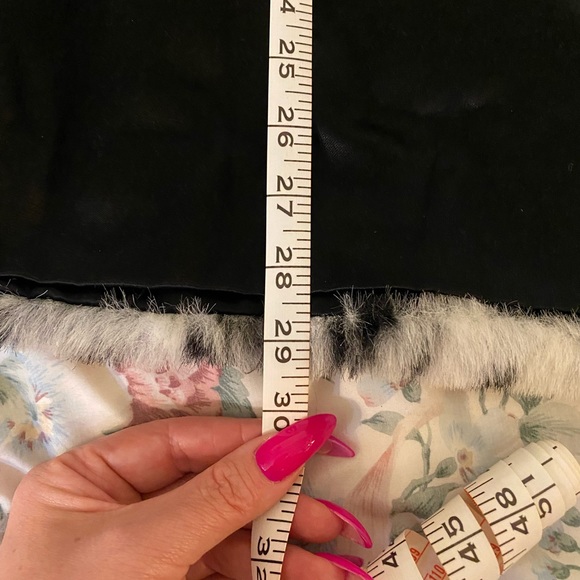 Vintage Faux Fur Coat 🖤 🤍 - Picture 7 of 9